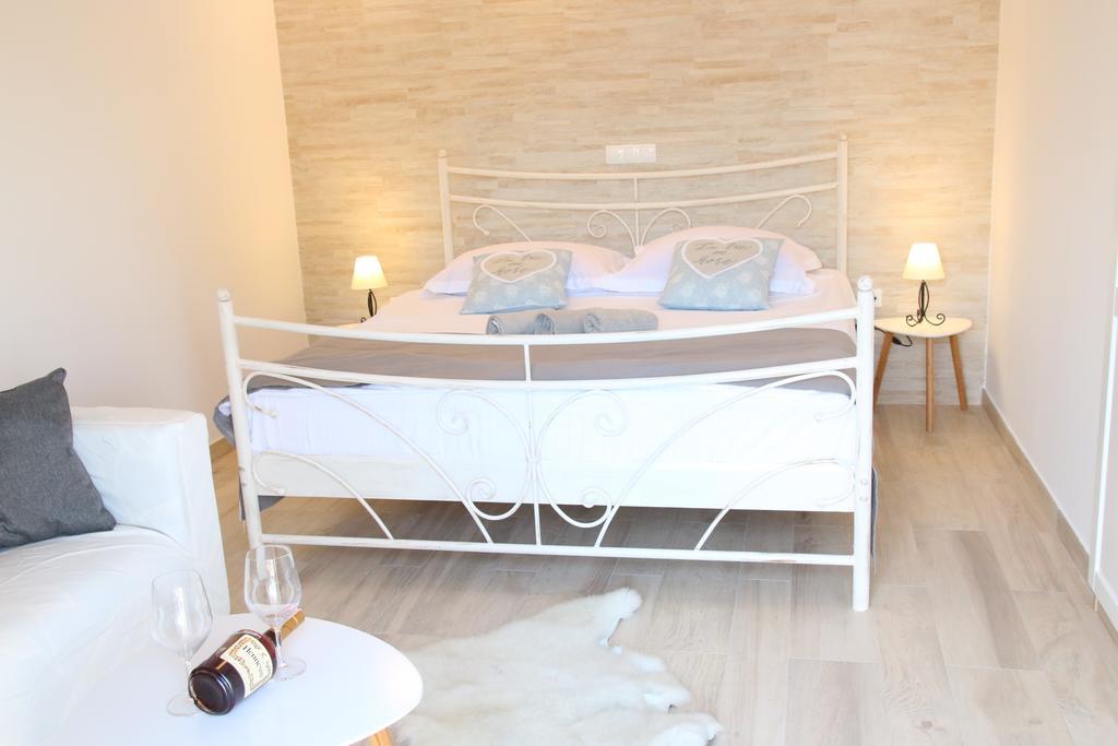 Apartments & Villa Tisno Obrovac Bagian luar foto